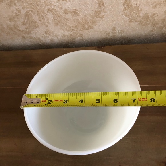 Vintage Fire King mixing bowl - Picture 5 of 7